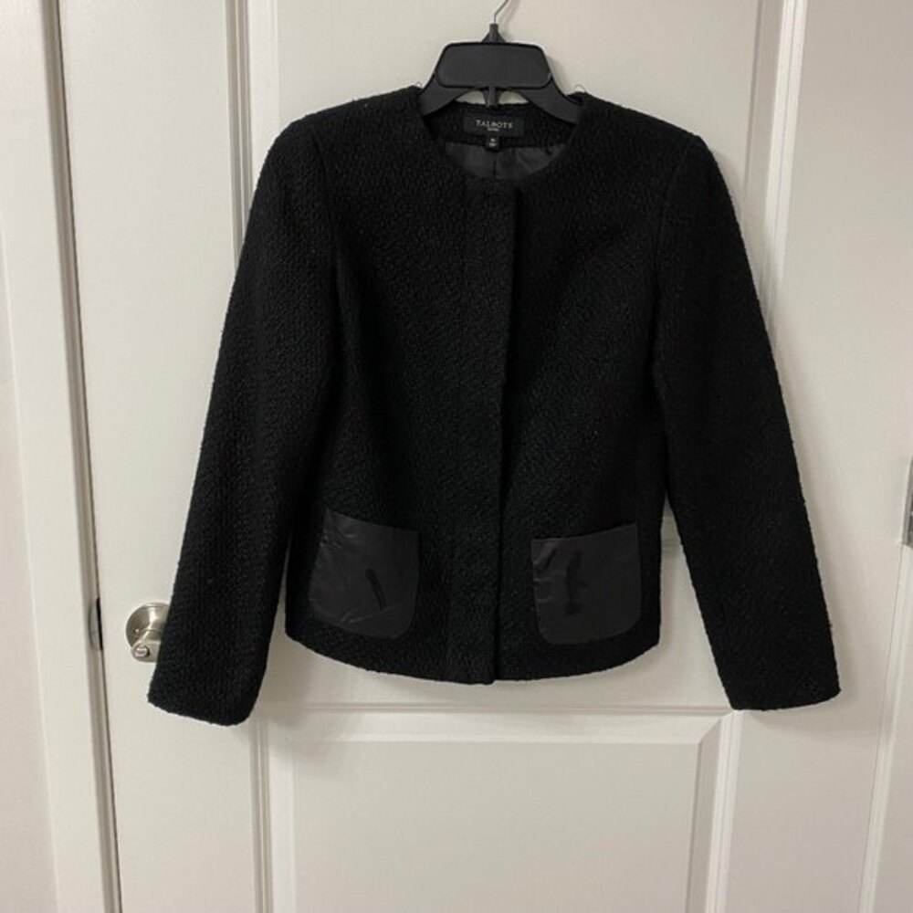 Talbots Black Boucle Tweed Zip Long Sleeve Jacket Size 4P Faux Leather Pockets